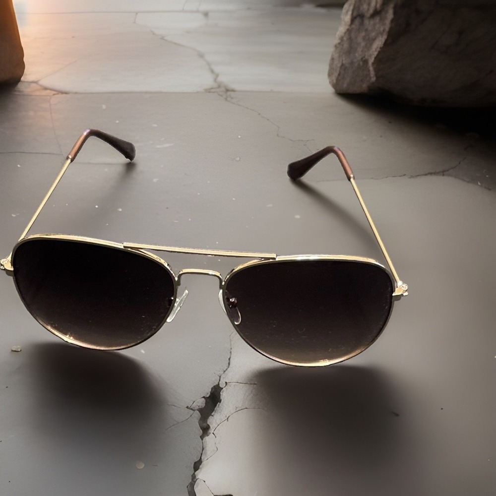 Classic Aviator Sunglasses Gold Tone Metal Frame Brown Gradient Lenses